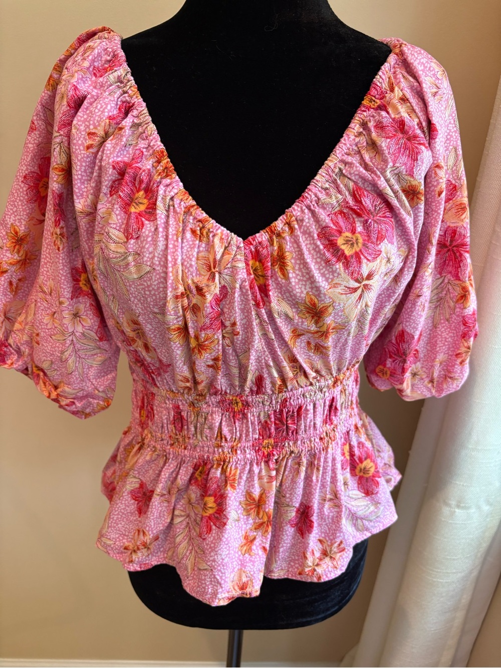 LOFT Pink & Peach Floral Peplum Top Sz Med